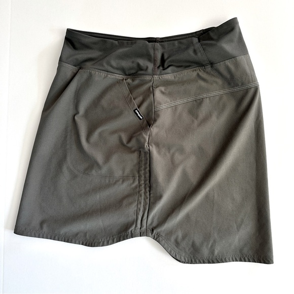 Patagonia Tech Skort XS Gray | Athletic Hiking Travel Skirt - Picture 9 of 14